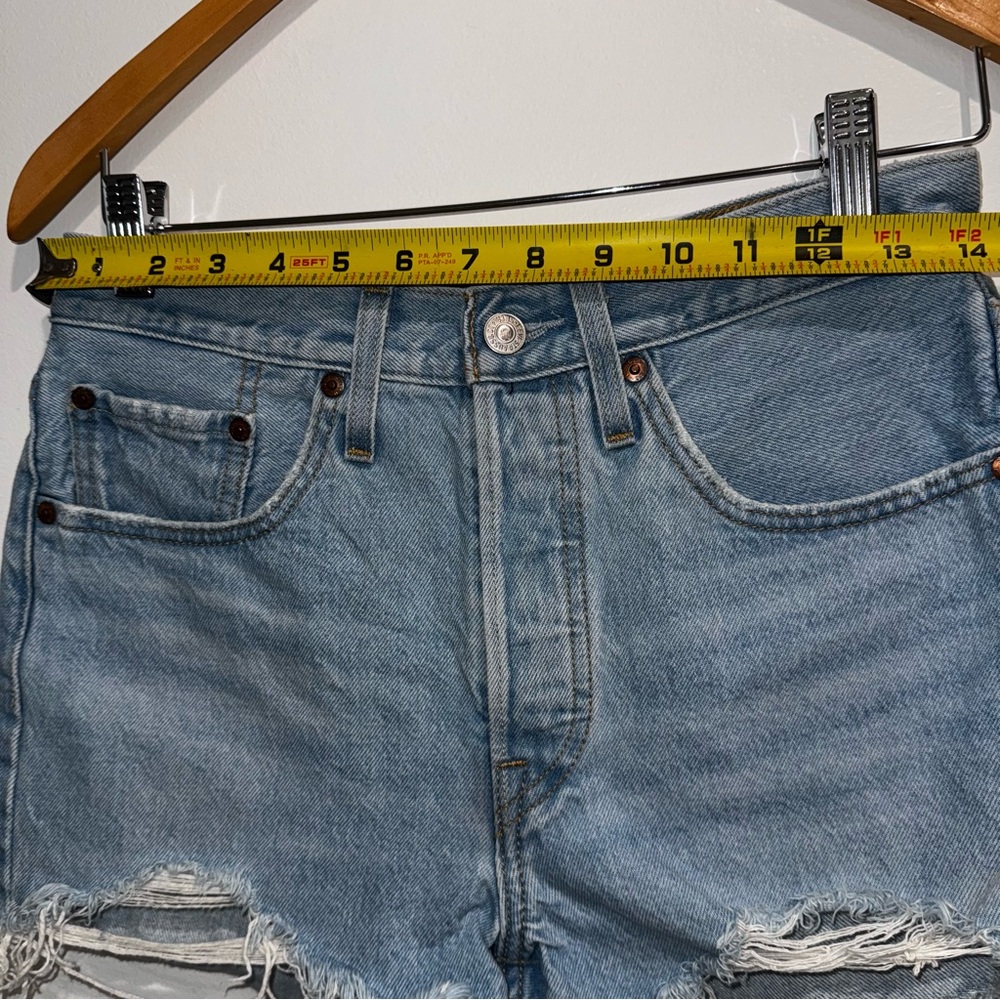 Levi’s Premium 501 Original Fit High Rise Womens Light Wash Denim Shorts Size 26 - Picture 10 of 15